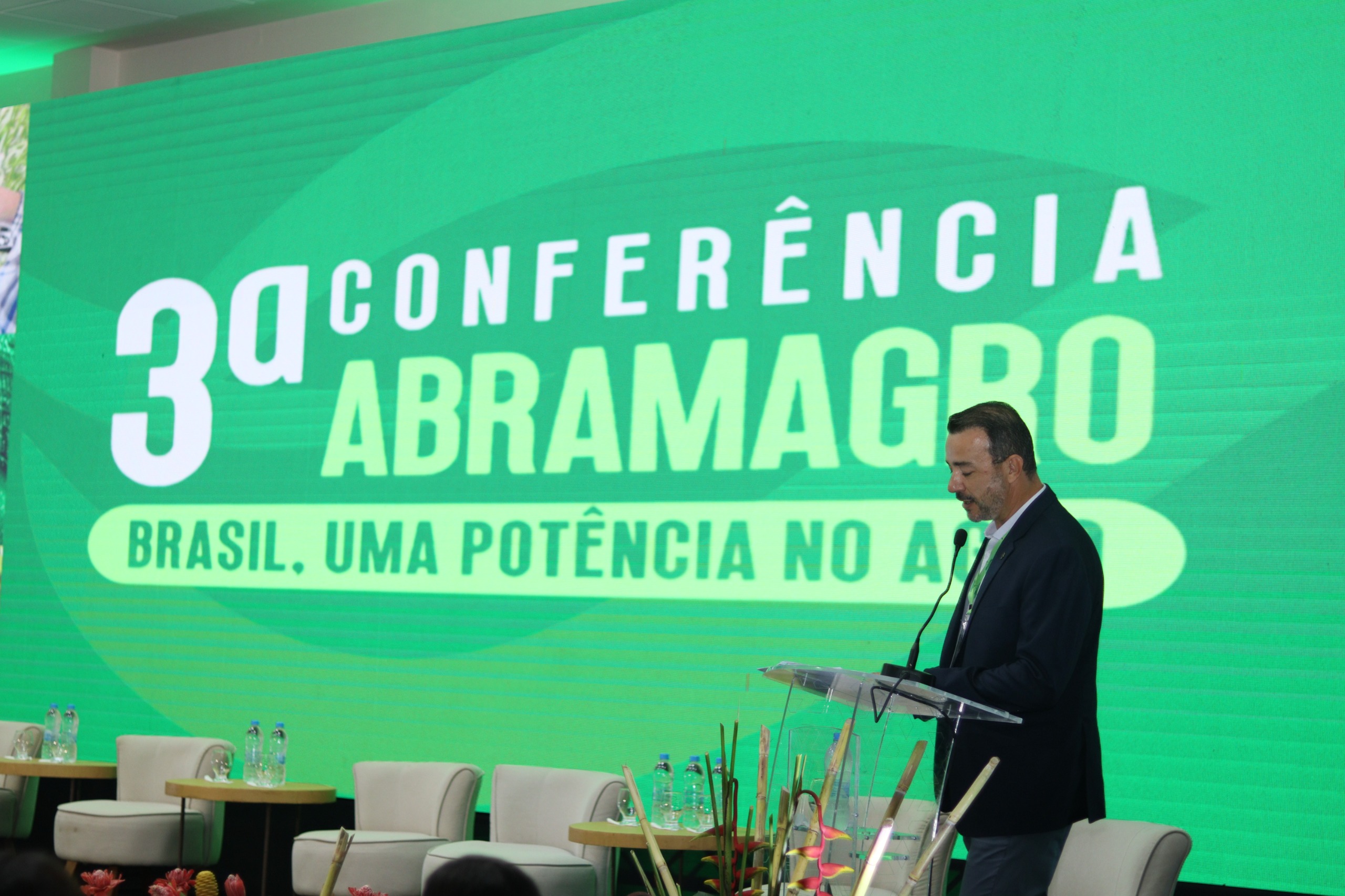 No momento, você está visualizando 🌱🌾 3ª CONFERÊNCIA ABRAMAGRO – BRASIL, UMA POTÊNCIA NO AGRO 🌾🌱
